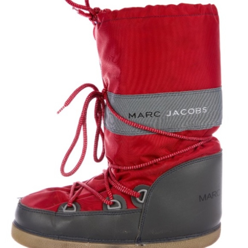 Marc Jacobs moon boots